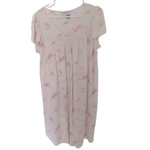 Miss Elaine Women’s Cap Sleeve Nightgown